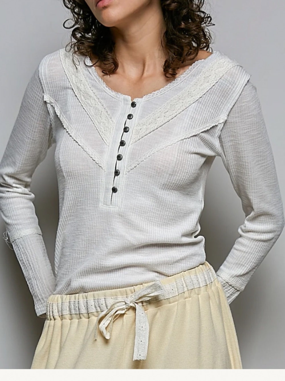 POL Cream Lace V-Neck Henley Long Sleeve Top Medium